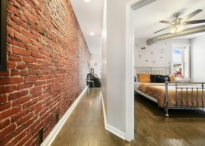 Hostwise - Triplex, Great For Groups, 3 Separate Apts, Free Parking Holiday home Pittsburgh