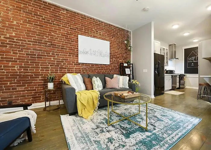 Holiday home Hostwise - Triplex, Great For Groups, 3 Separate Apts, Free Parking