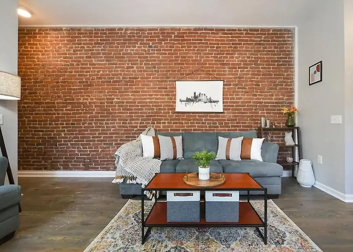 Hostwise - Triplex, Great For Groups, 3 Separate Apts, Free Parking * Pittsburgh