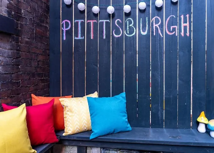 Hostwise - Triplex, Great For Groups, 3 Separate Apts, Free Parking * Pittsburgh
